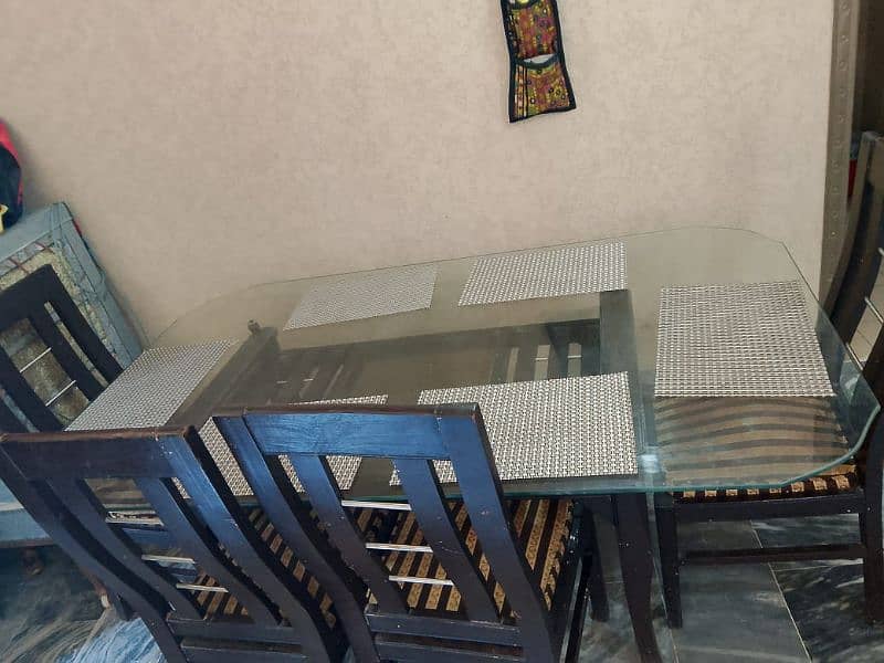 Dinning Table Available For Urgent Sale 3