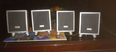 4 speakers for seal