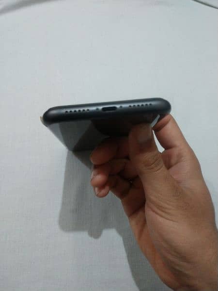 iphone 11 64 gb non pta with charger condition 10/10 battery health80% 6