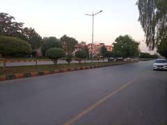 Corner House Size (40x80) For Sale in G-11/1 Islamabad