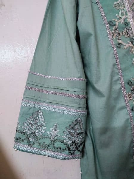 Three piece Cotton Embroided suit with Organza Dupatta. 5