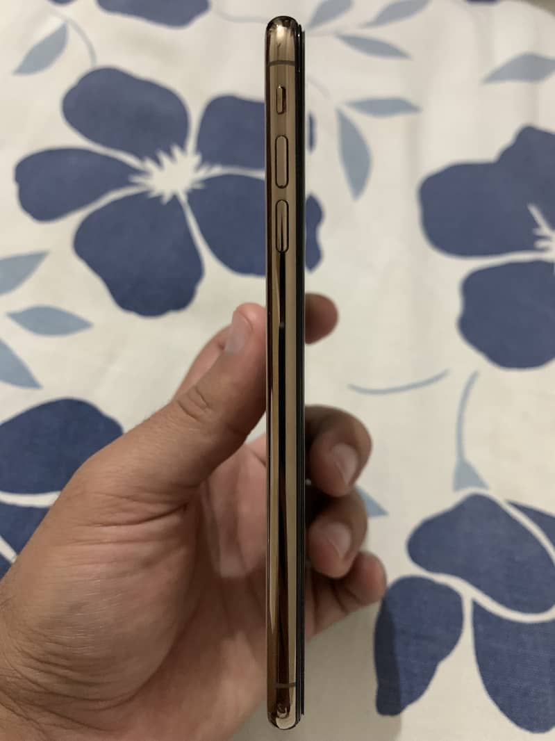 iPhone XS Max (512 GB) Gold - PTA Approved 4
