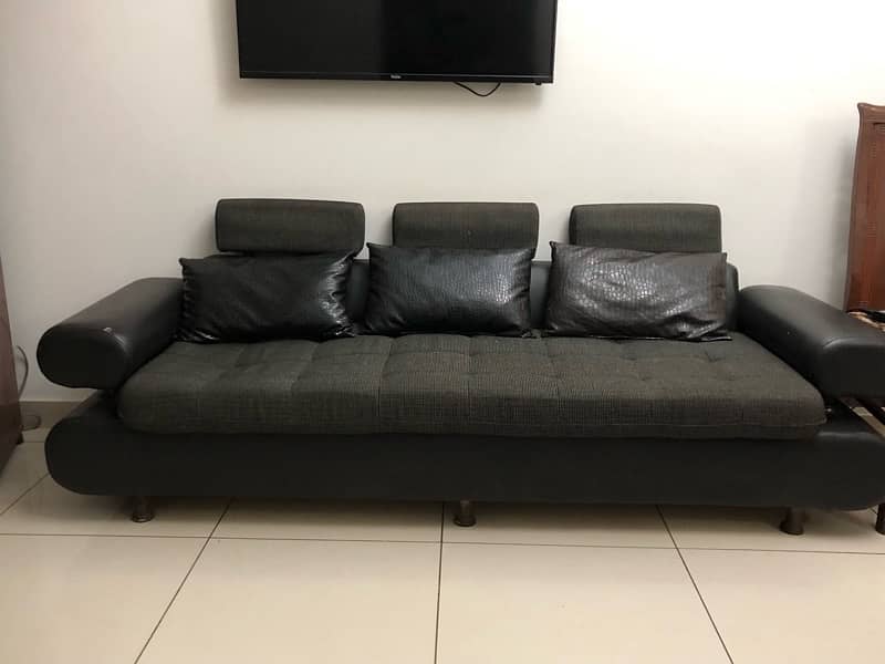 Elegant 5-Seater Sofa Set for Sale! - Karachi 1