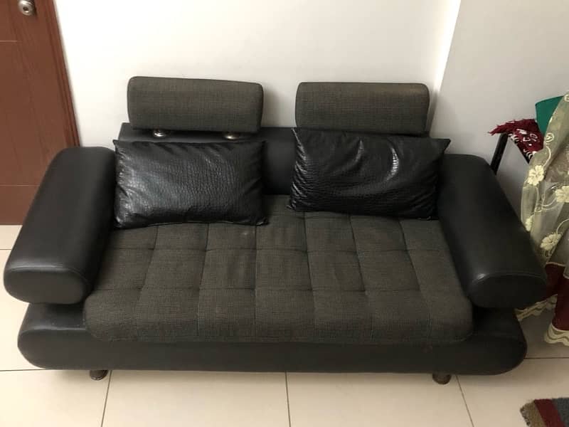 Elegant 5-Seater Sofa Set for Sale! - Karachi 2