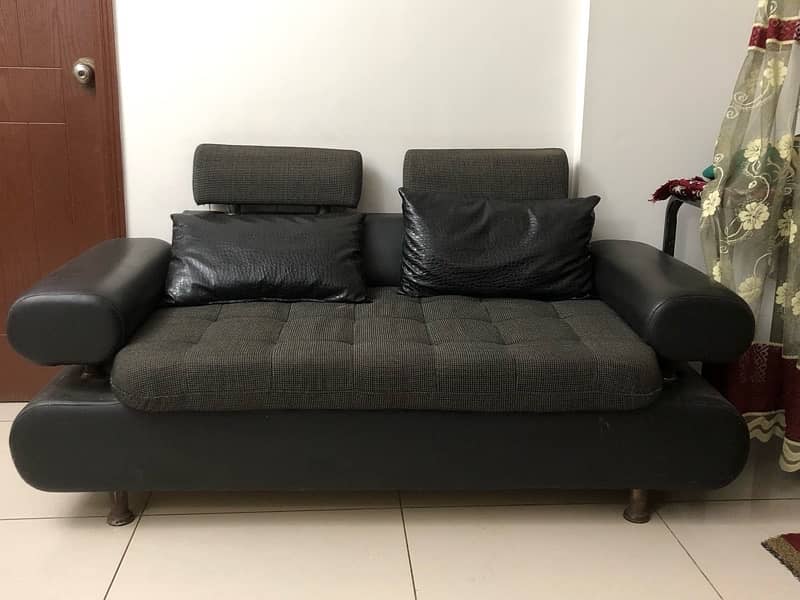 Elegant 5-Seater Sofa Set for Sale! - Karachi 3