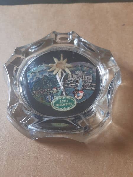 Glass/Crystal small Ash tray made of London brie a brac for Offce use 1