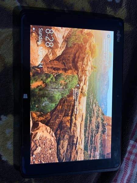 Fujitsu Tablet Windows 10 2Gb 64GB 8