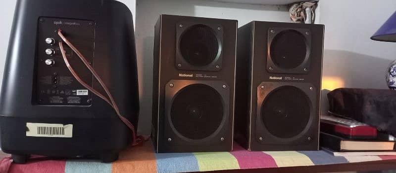Polk audio active subwoofer with 2 Japanese speakers 1