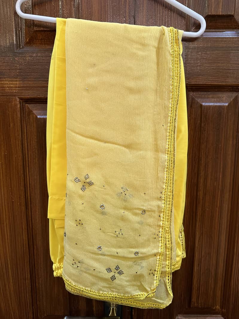 Yellow dress 3