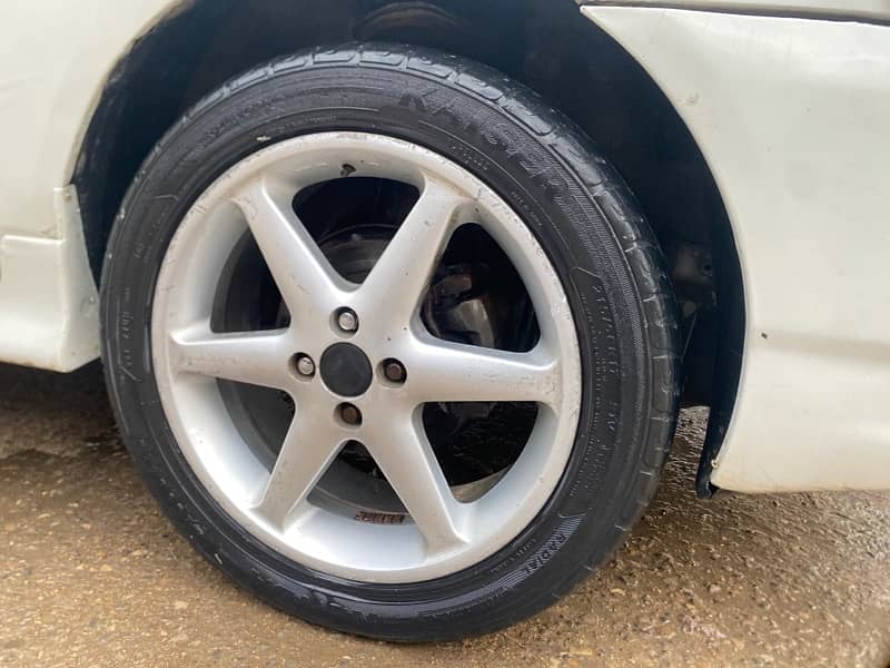 17 inch low profile 4 nuts alloyrim with tyres in good condition 3