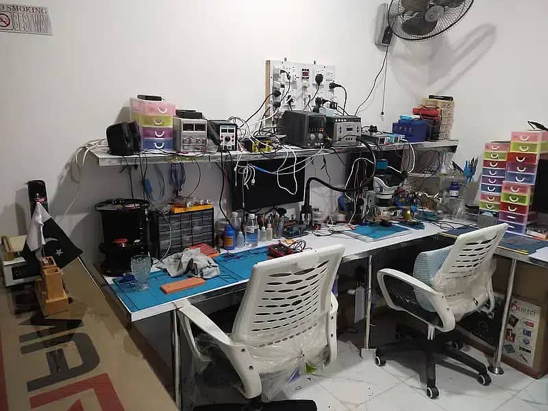 SmartFix Mobile Repairing Lab: Trusted Solution for iPhone and Android 16