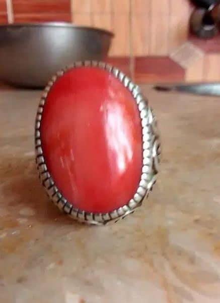 gemstone marjaan ki ring chandi mein bani hai 0