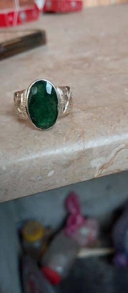 gemstone marjaan ki ring chandi mein bani hai 4