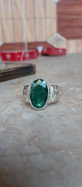 gemstone marjaan ki ring chandi mein bani hai 5