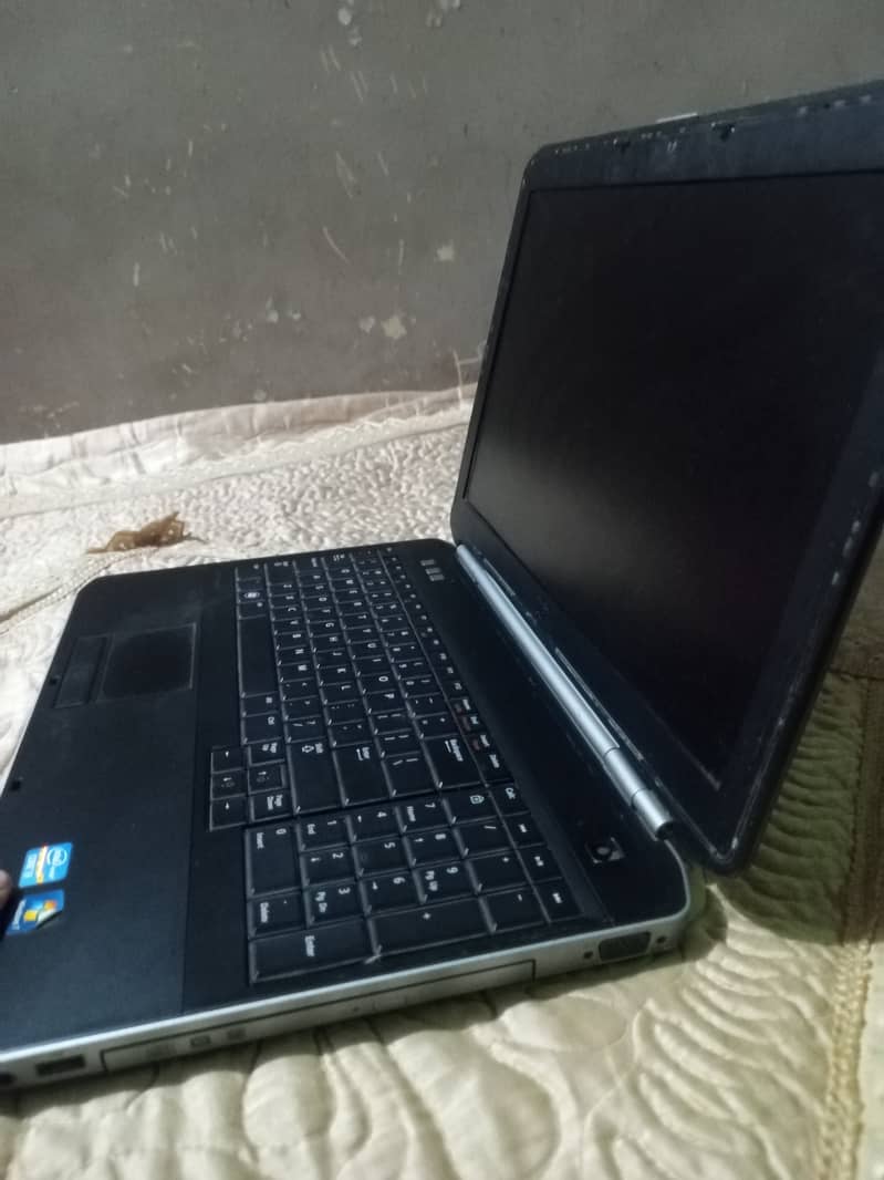 Dell labtop core i3 2nd generation 1