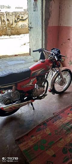 like new 125 sell bohot achi condition me he
