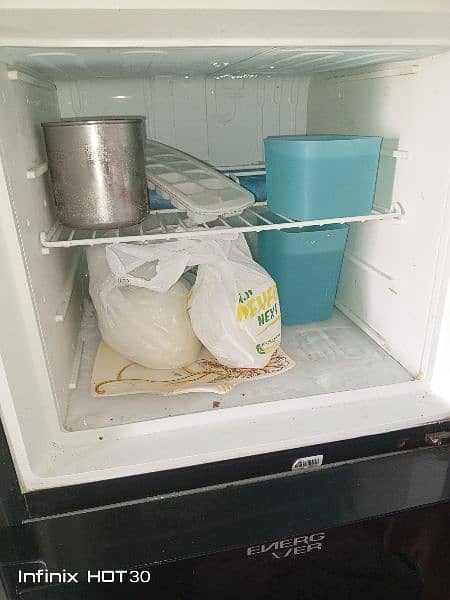 Dawlance fridge ( energy saver ) 6