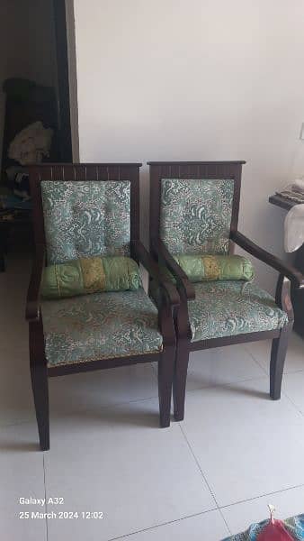 2 room chairs set, almost new, beautiful polish color 3