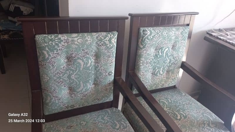 2 room chairs set, almost new, beautiful polish color 4