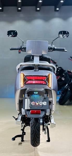 EVEE C1 PRO GENZ NISA AIR MALE SCOOTER LADIES SCOOTY METRO RAMZA YADEA 5