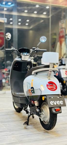 EVEE C1 PRO GENZ NISA AIR MALE SCOOTER LADIES SCOOTY METRO RAMZA YADEA 12