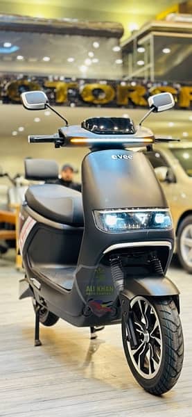 EVEE C1 PRO GENZ NISA AIR MALE SCOOTER LADIES SCOOTY METRO RAMZA YADEA 19