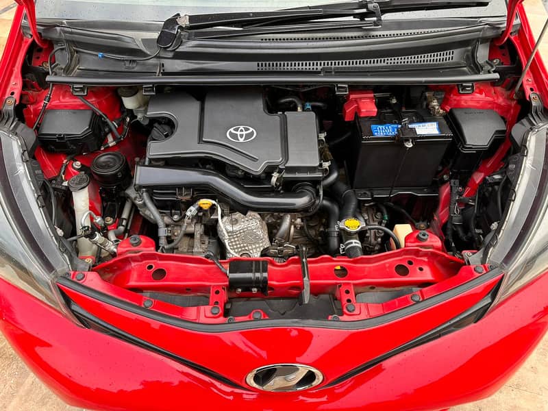Toyota Vitz 2014 Model 15