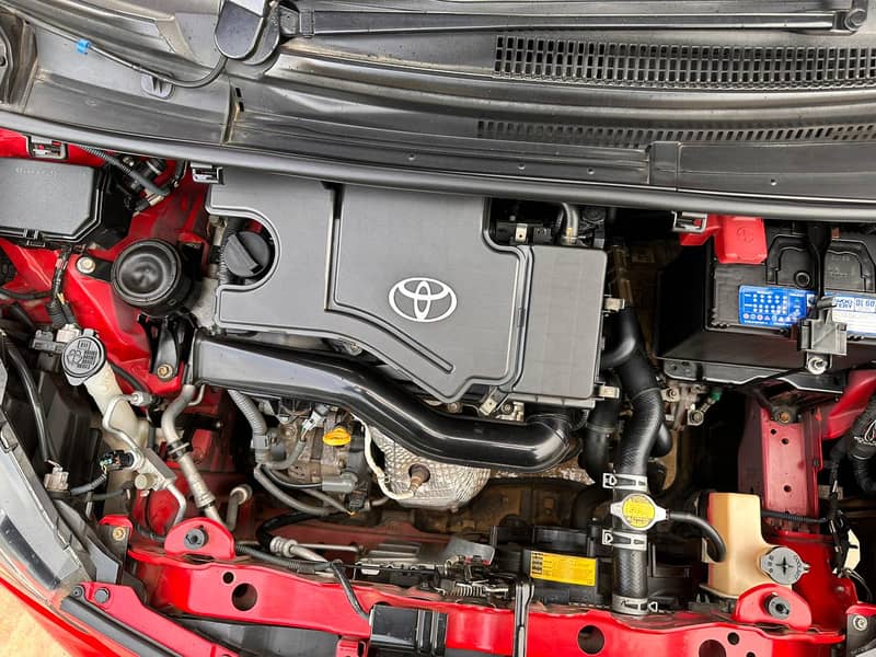 Toyota Vitz 2014 Model 17
