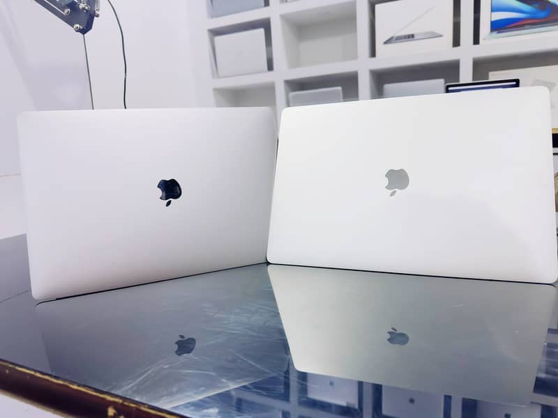 Apple macbook Pro 2019 Core i7 tch bar 1