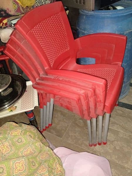 brand boss four chair one table 0