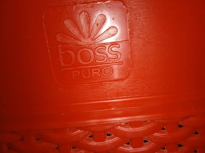 brand boss four chair one table 1