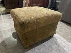 sofa seti stool saf suthra  achi condition 0