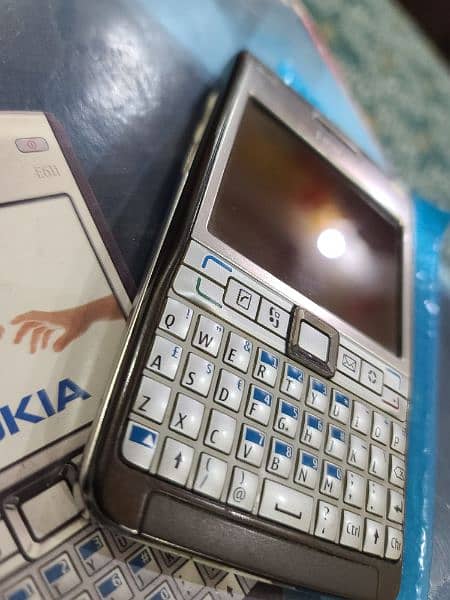 Nokia E61i 5