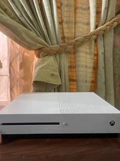 Xbox One s 1 TB  with Ea fc 24,2k22,fifa22,cricket 19,call of duty