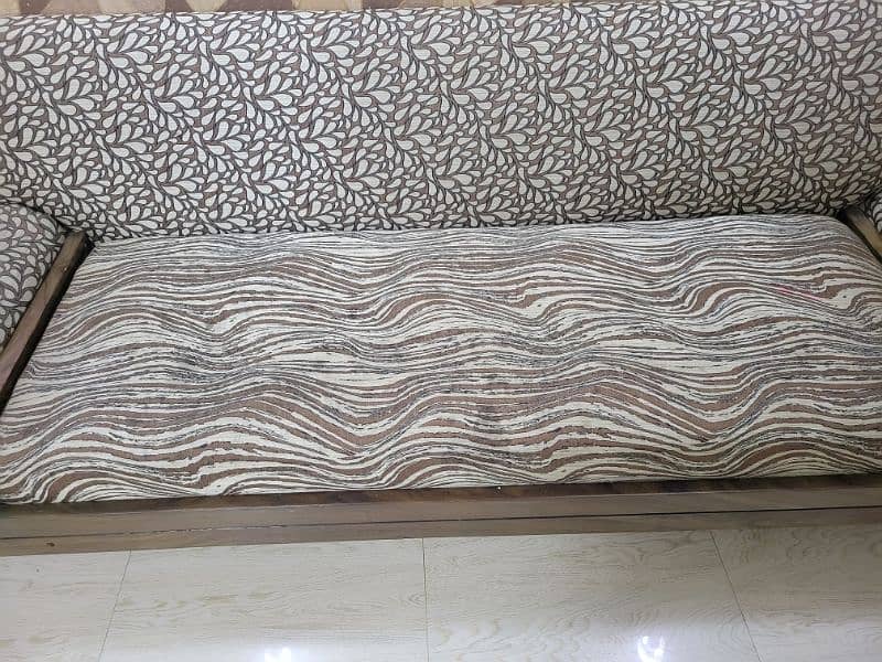 sofa in good condition 2