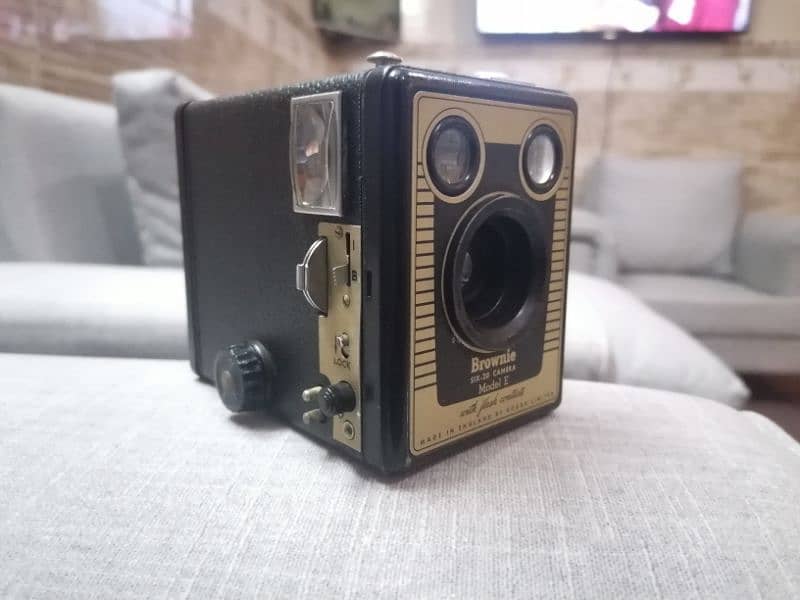 Kodak camera 1950's model, Brownie six-20 model E. 0