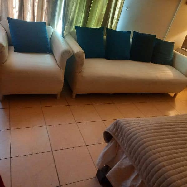leather sofa 3 seater n 1 ,1 seater in good condition for sale 1