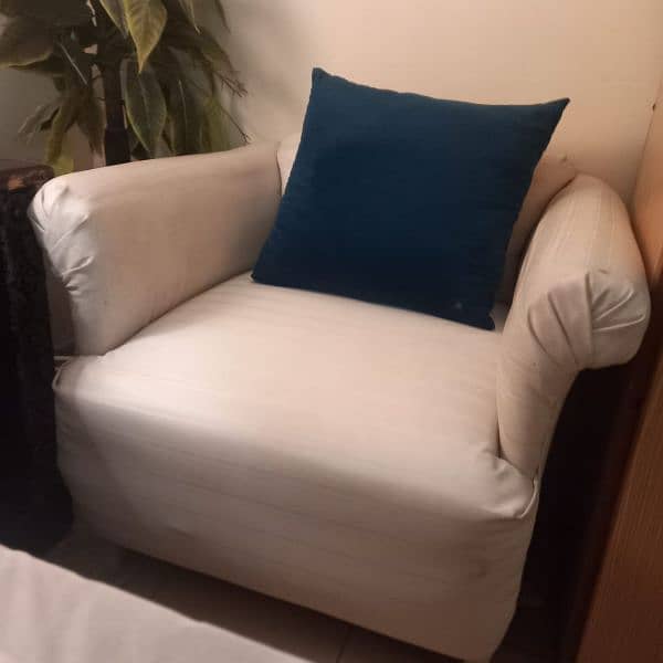 leather sofa 3 seater n 1 ,1 seater in good condition for sale 2
