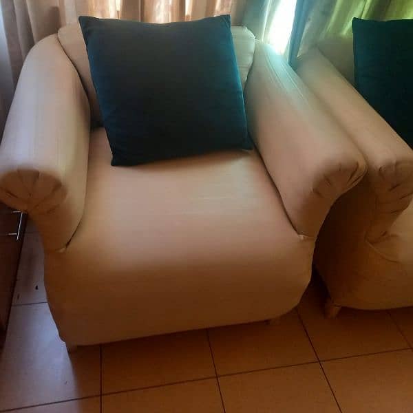 leather sofa 3 seater n 1 ,1 seater in good condition for sale 3