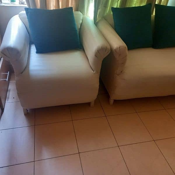 leather sofa 3 seater n 1 ,1 seater in good condition for sale 4