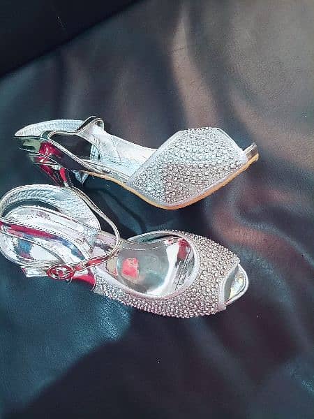 brand silver heels  once used 2 hours 10/10 4