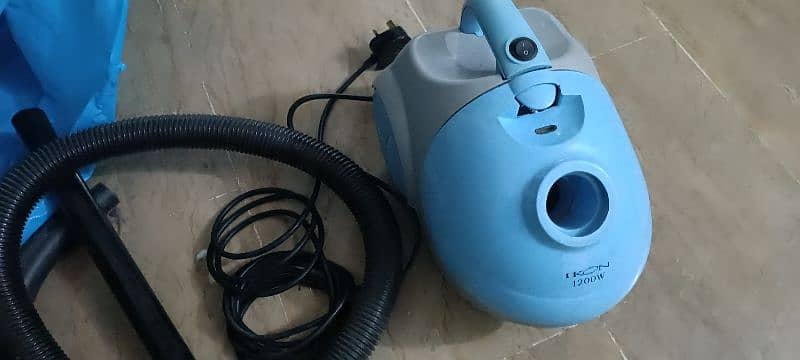 brand new vaccum cleaner mini for rooms 1