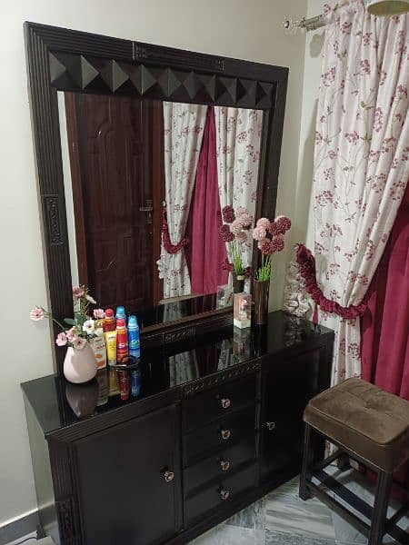 Wooden complete Bed set with dressing table 2