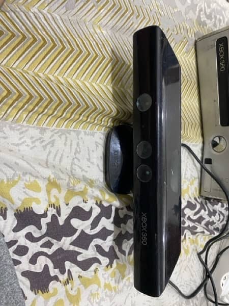 Xbox 360 Kinect sensor for sale in good condition 1