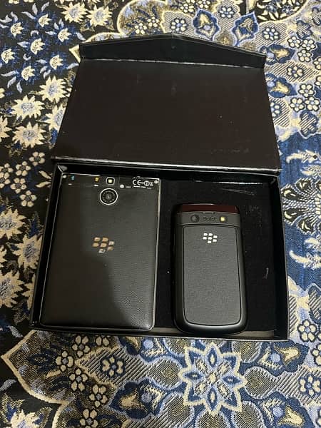 BlackBerry passport silver edition and bold 9780 0