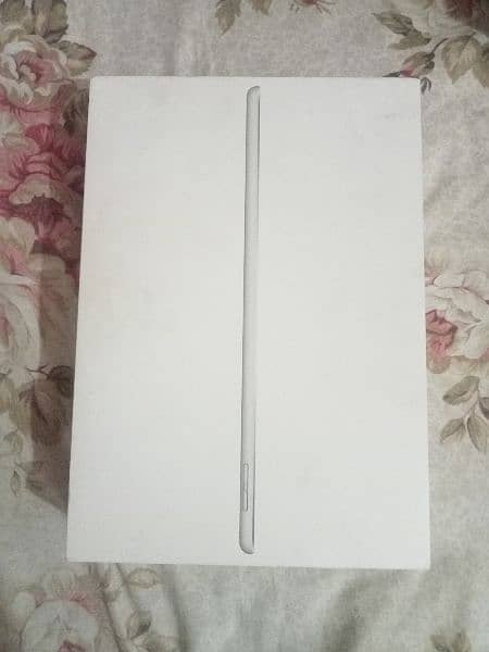 ipad 8th generation available with 2 protectors and box 4