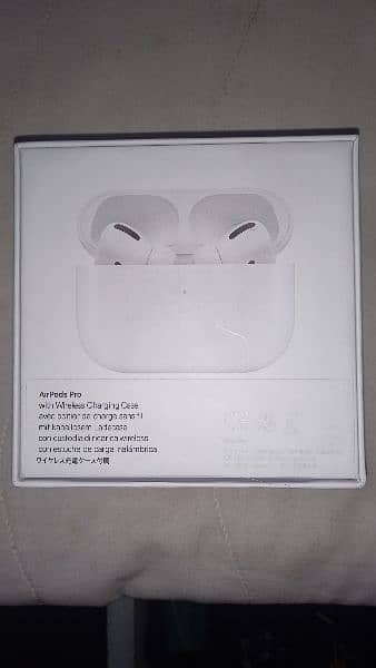 apple air pods pro with. box and cable 2
