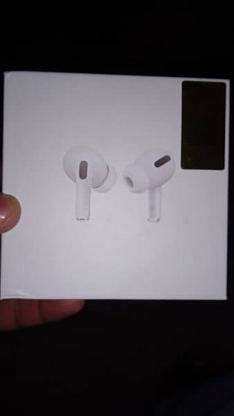 apple air pods pro with. box and cable 4