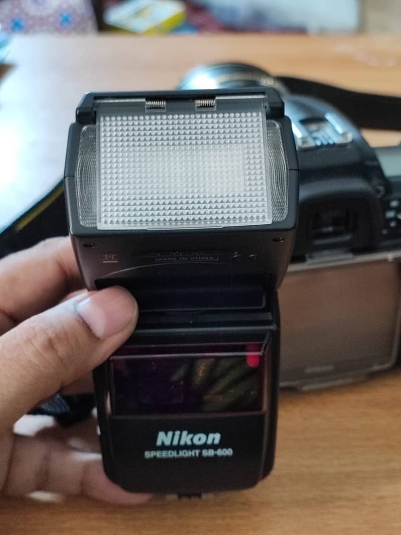 NiKON D300s DSLR Professional digital camera with prime Lense 4