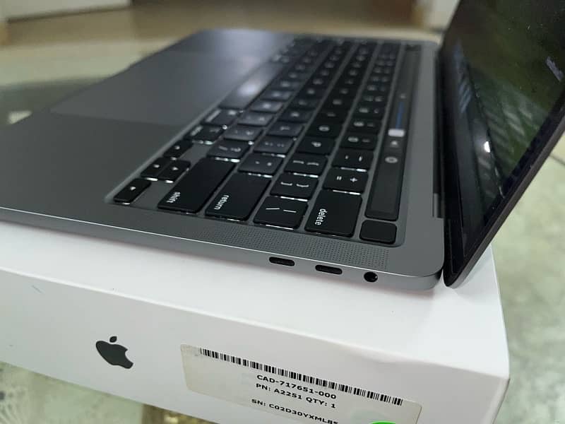 MacBook Pro intel i5 2020 13” | 32GB RAM | 1TB SSD | Touch bar 2